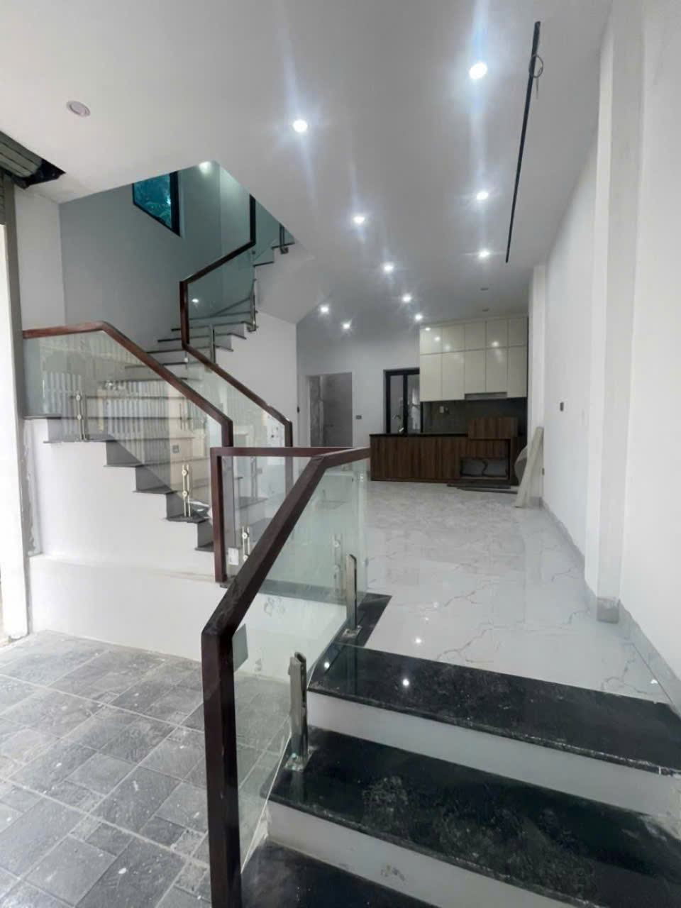 ANH NHA LIEN NINH GAN NGA BA NGOC HOI41M (6.5 TY) 30.7.25.1