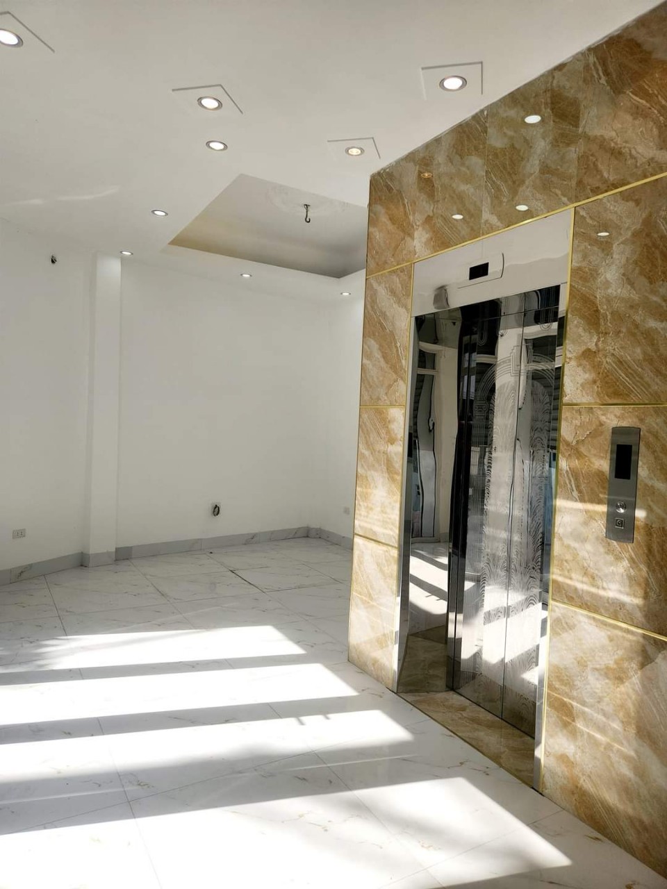 Thang may rieng (218)