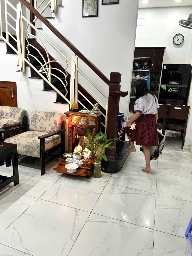 ban-nha-gan-dai-hoc-ngan-hang-linh-chieu-chi-hon-4-ty (3)