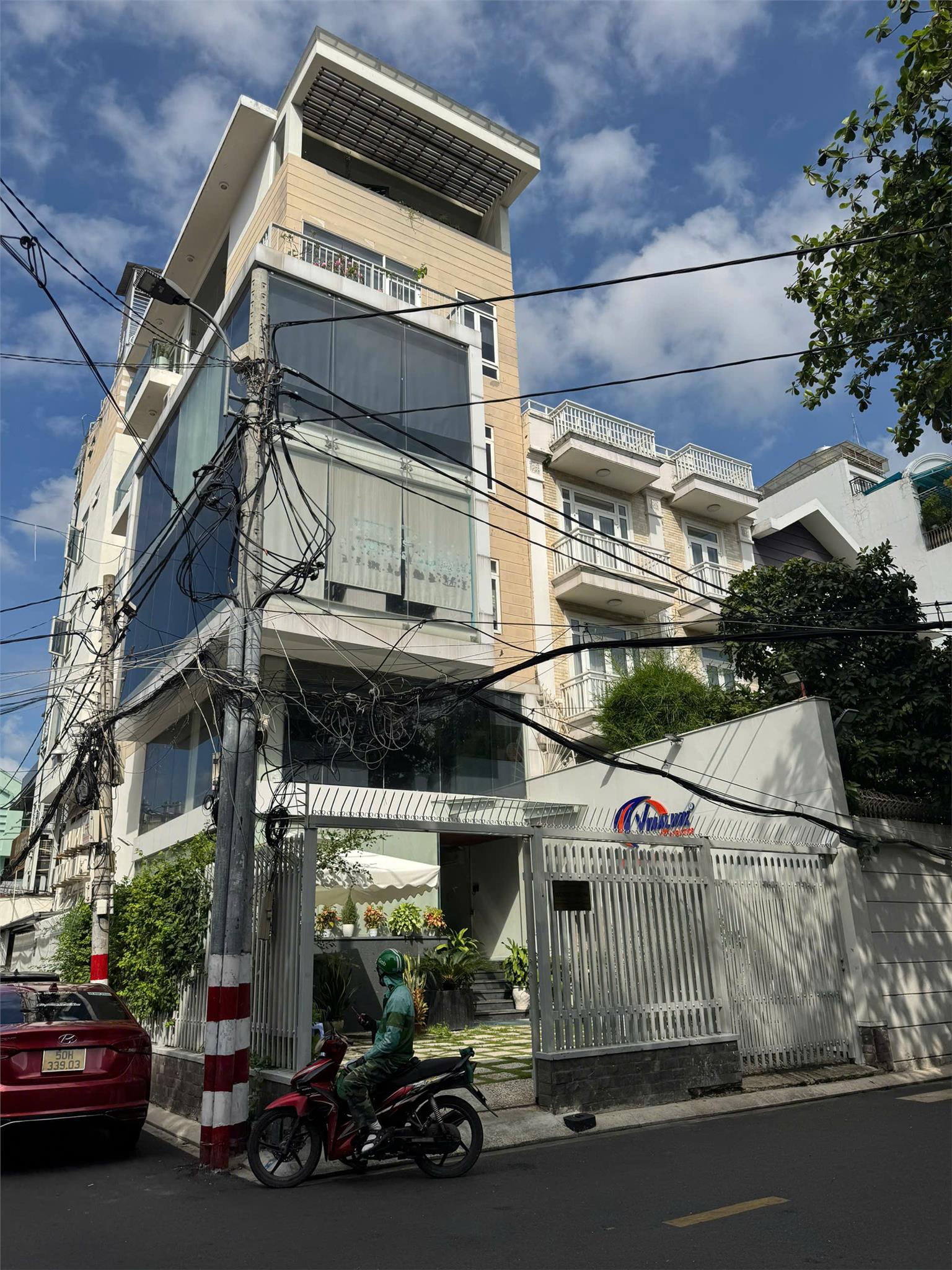 ban-nha-hxh-hoang-hoa-tham-ban-nha-phuong-12-tan-binh-0707318818-1