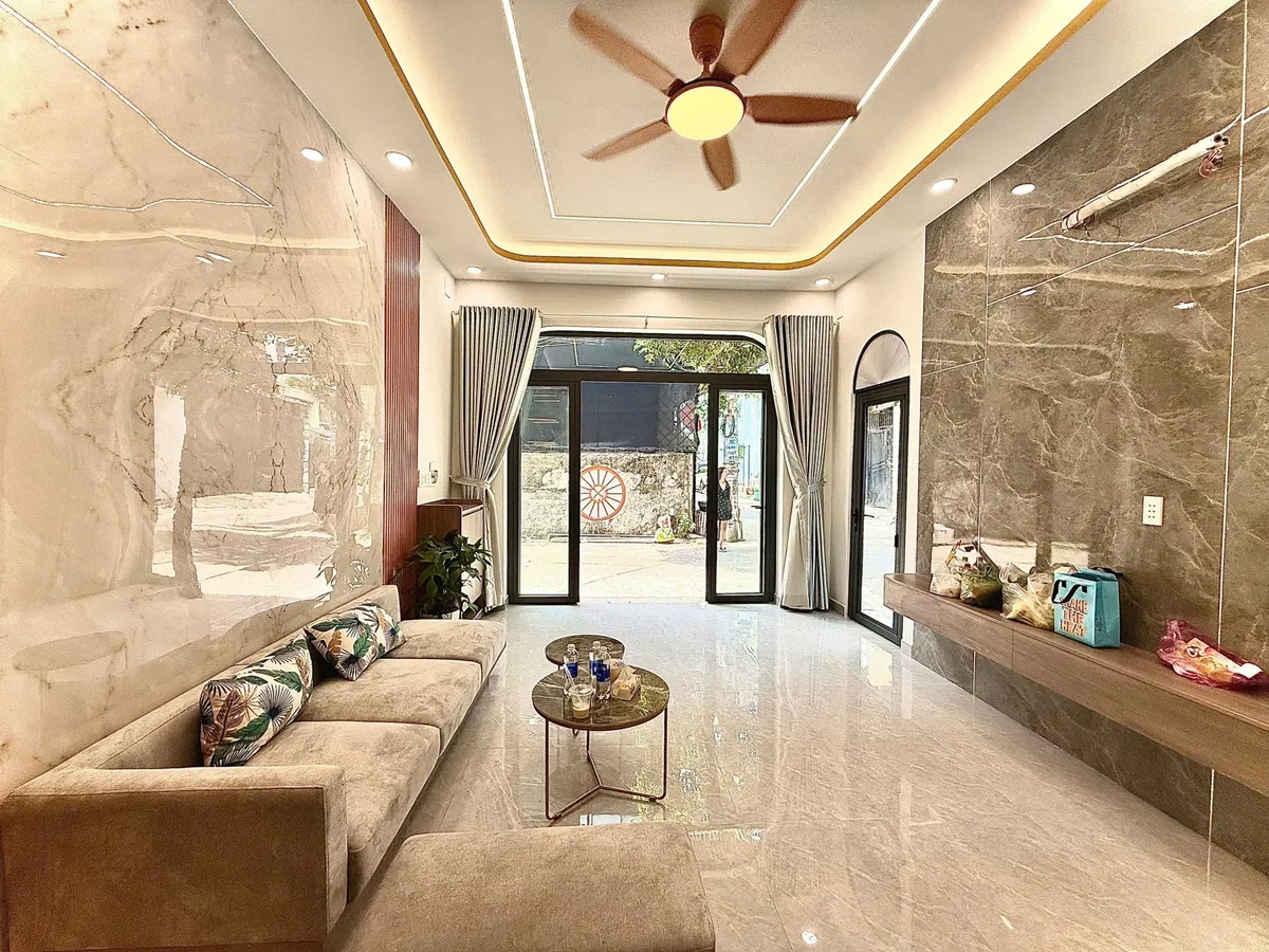 daf38f34-aa23-5f37-ab5c-b7a872813401