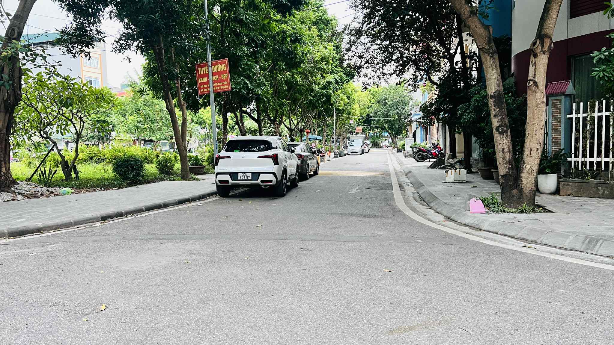 f9b7c944-920a-412b-ad93-c14bbdce1fbd