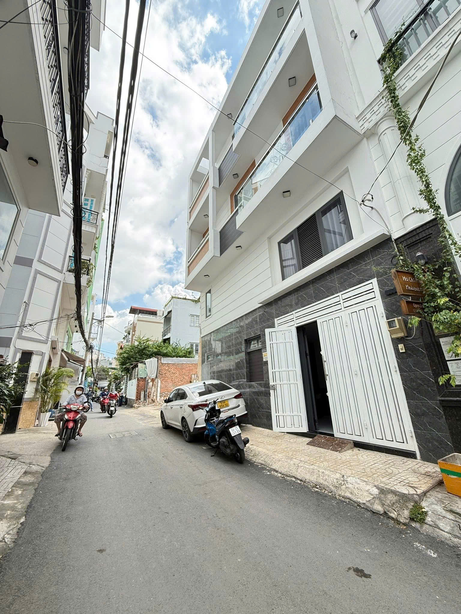 gen-h-z6779662917465_0851a08d5a6f862f5750fed8e0ed878b