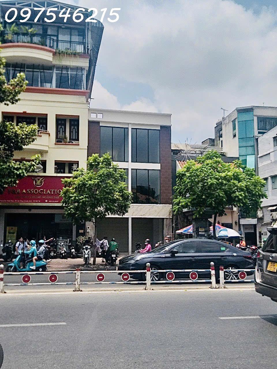 gen-h-z6786619732183_999ddaee740ae0eca3115434700677b0