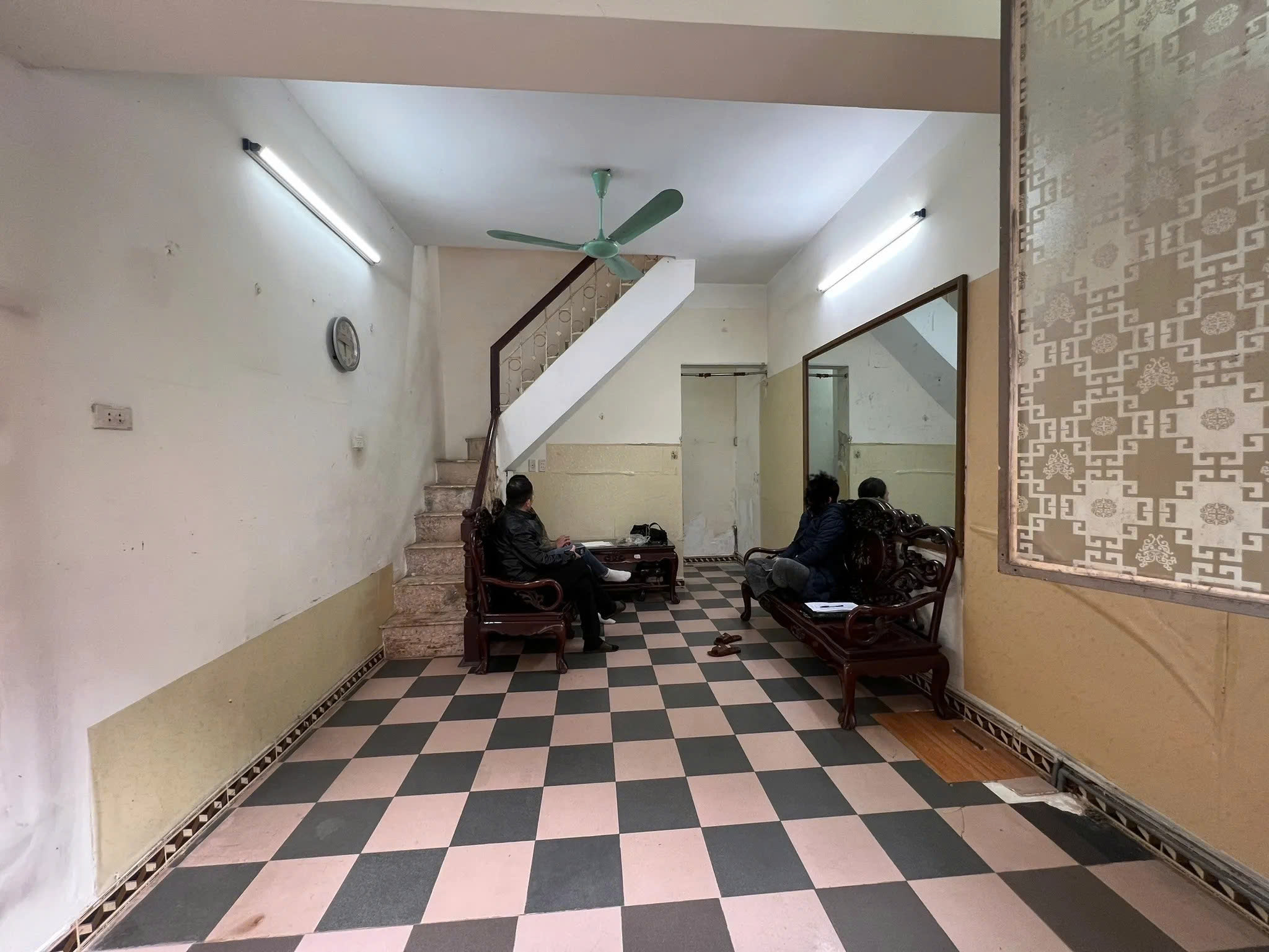 gen-h-z6797228188526_ee29b27d87cb02e50a743f1c8293bcca