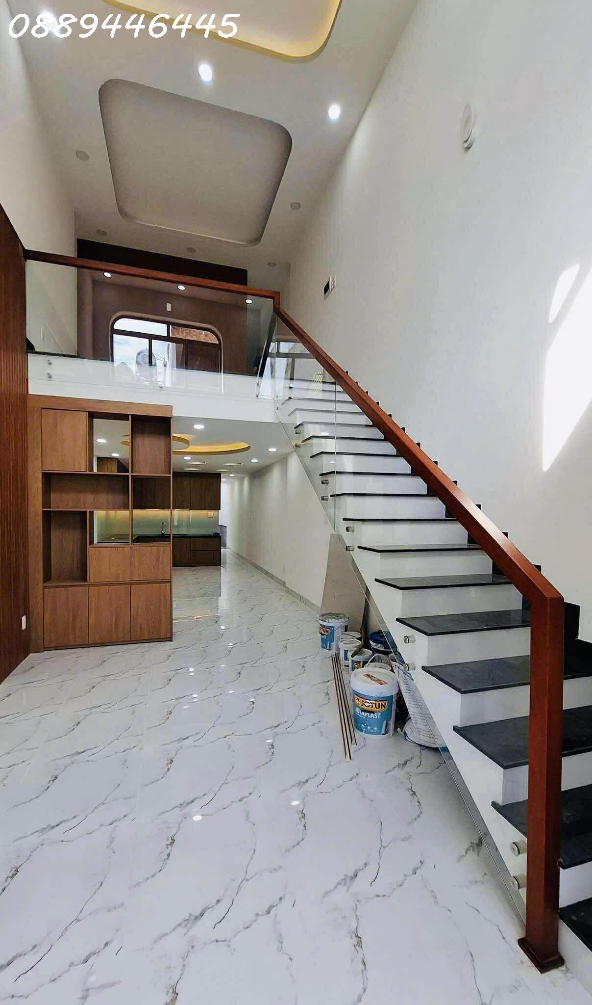 gen-h-z6815831038287_77ab9d7f8d7114046261820ab538be6c