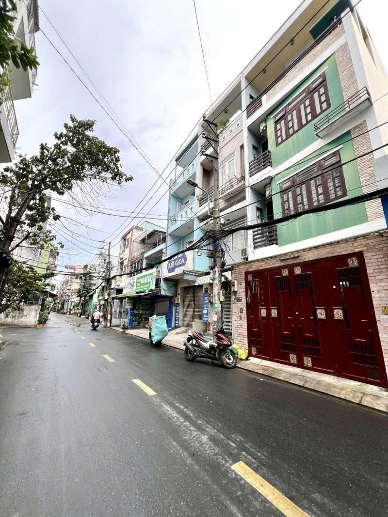 gen-n-z6850165506290_4217e4628d7e100656217b6049a3cf43