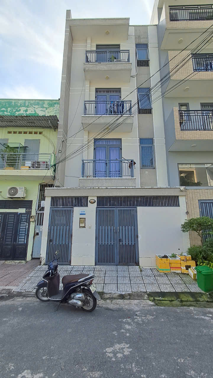 z6518445978010_663b3bcddcafc286cf487765c9192ece