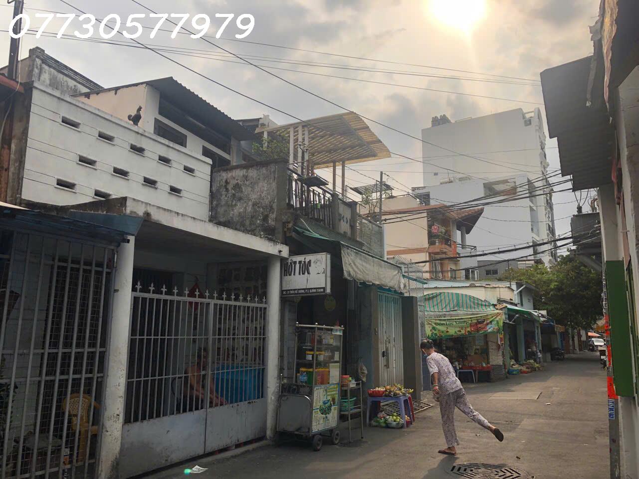 z6737190690878_56ce6b14bd77ad621217cacd41084745