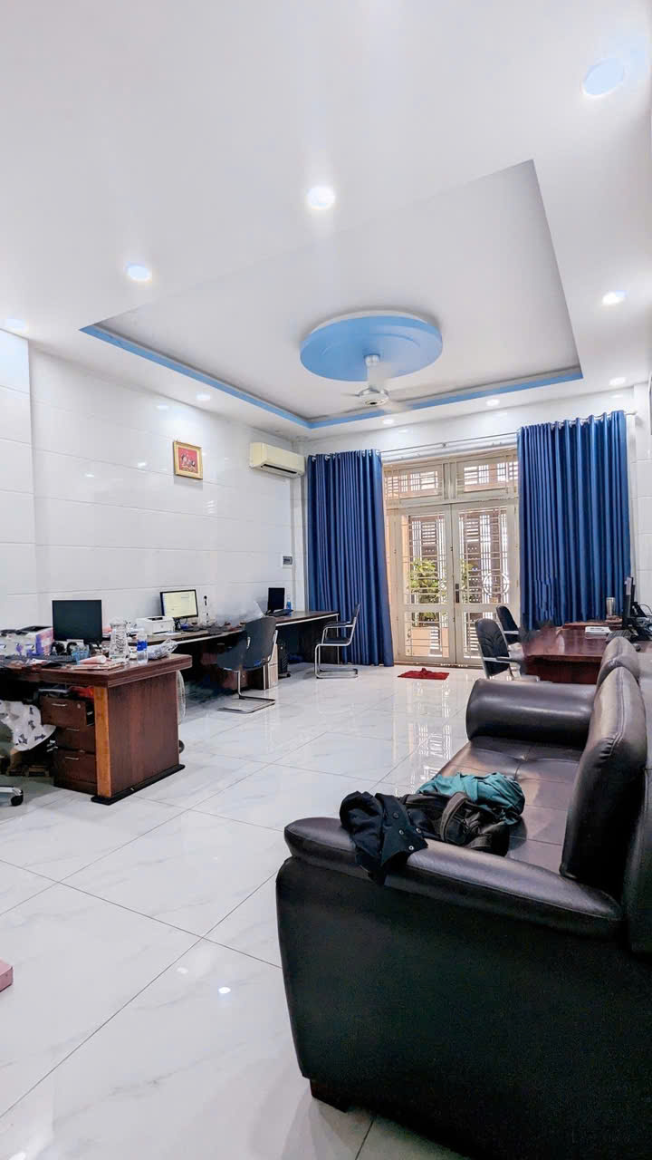 z6753875449024_6b2e9febf08c32a4760f8065081694c9