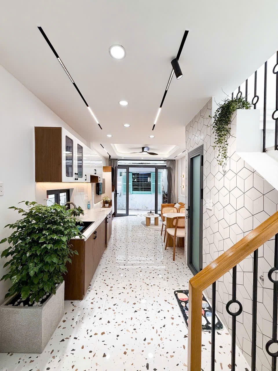 z6762554303756_73b0b04b903222a2112212d91e24eb93