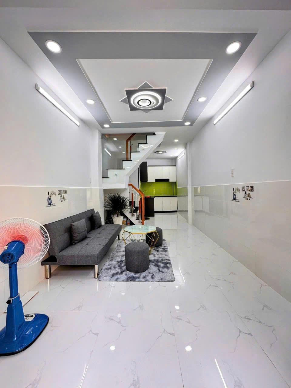 z6764142070788_6bddbe8da672c4678c4c42df35d5c174