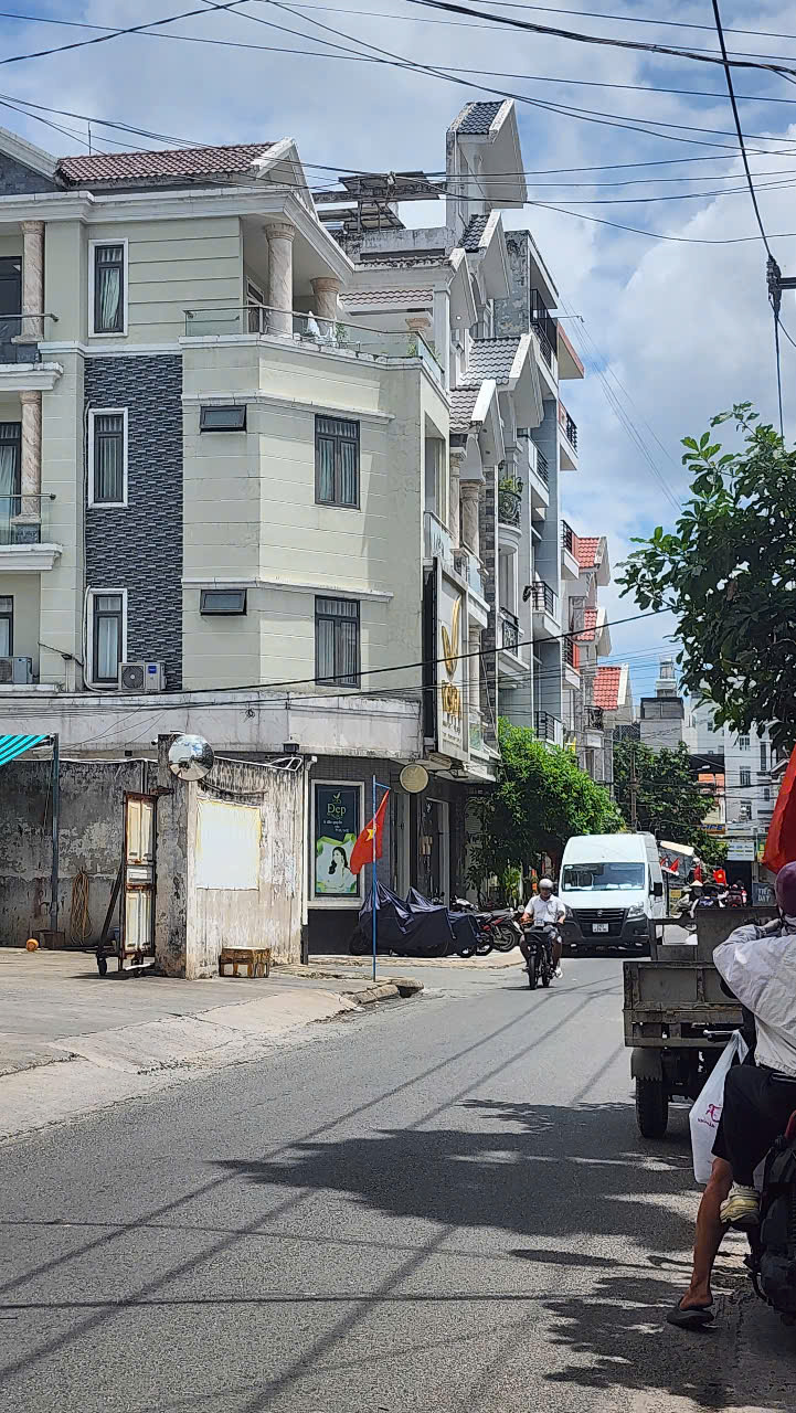 z6779487366981_8e336dfaedb774eeedf5a1a87c7eb4df