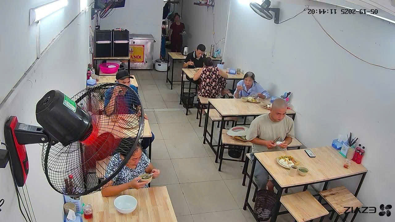 z6779724105864_6204140702753fcf11fc82d9851aad8f