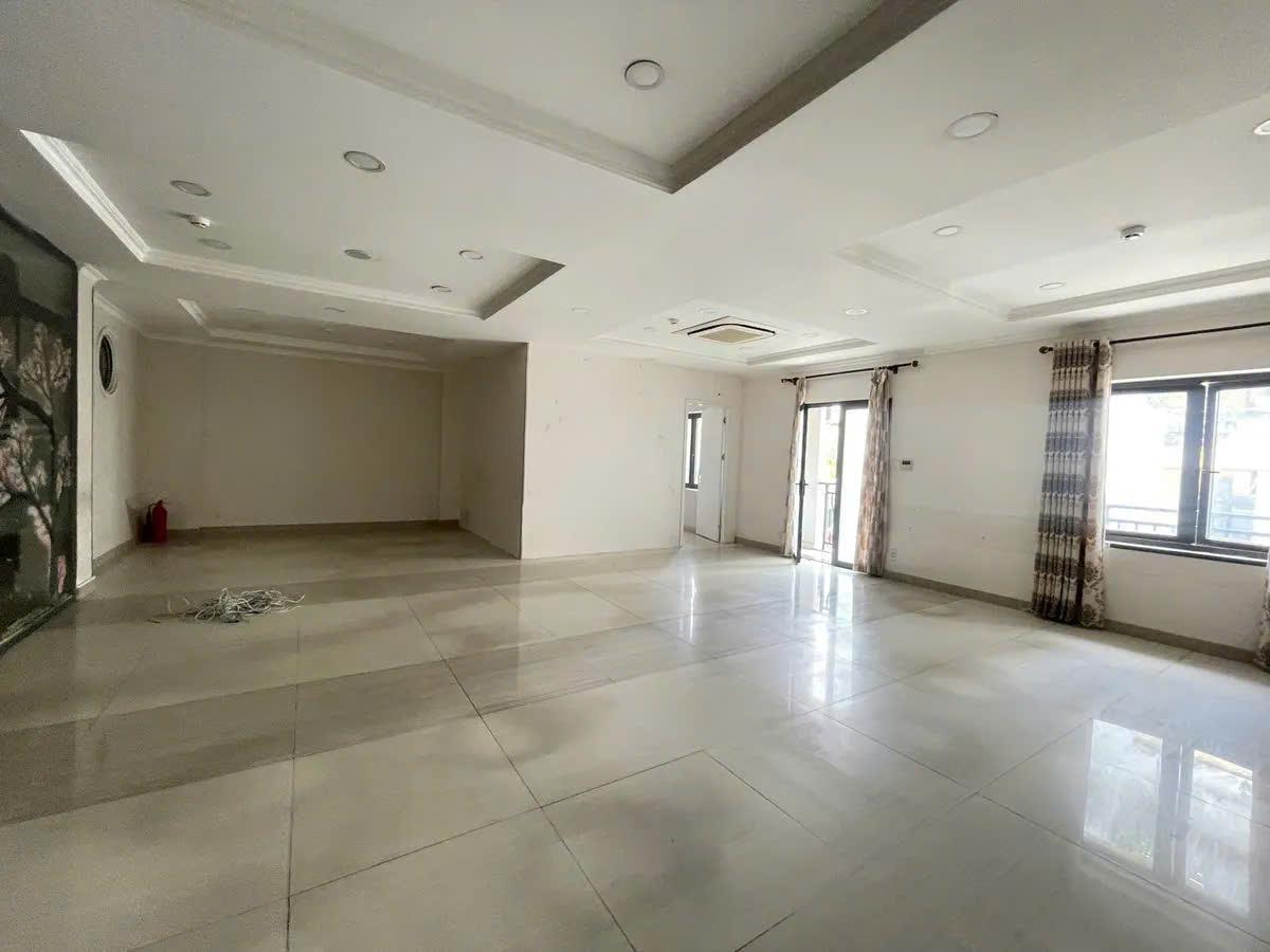 z6782099365050_e8eb1412edd71572b665528565dd3769