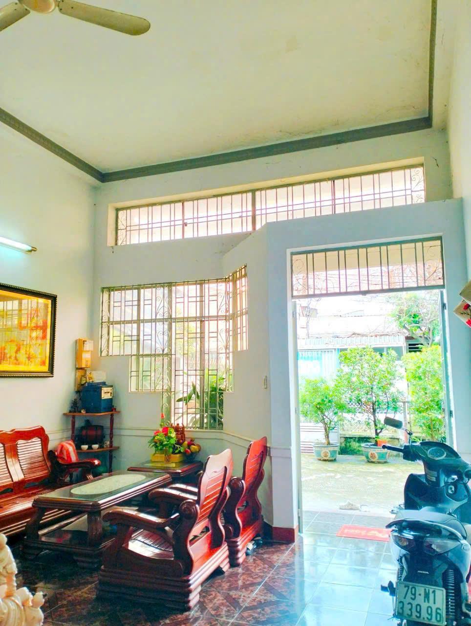 z6789529174441_4a20b84cfe1a20f546e0d7ecd628bc3a