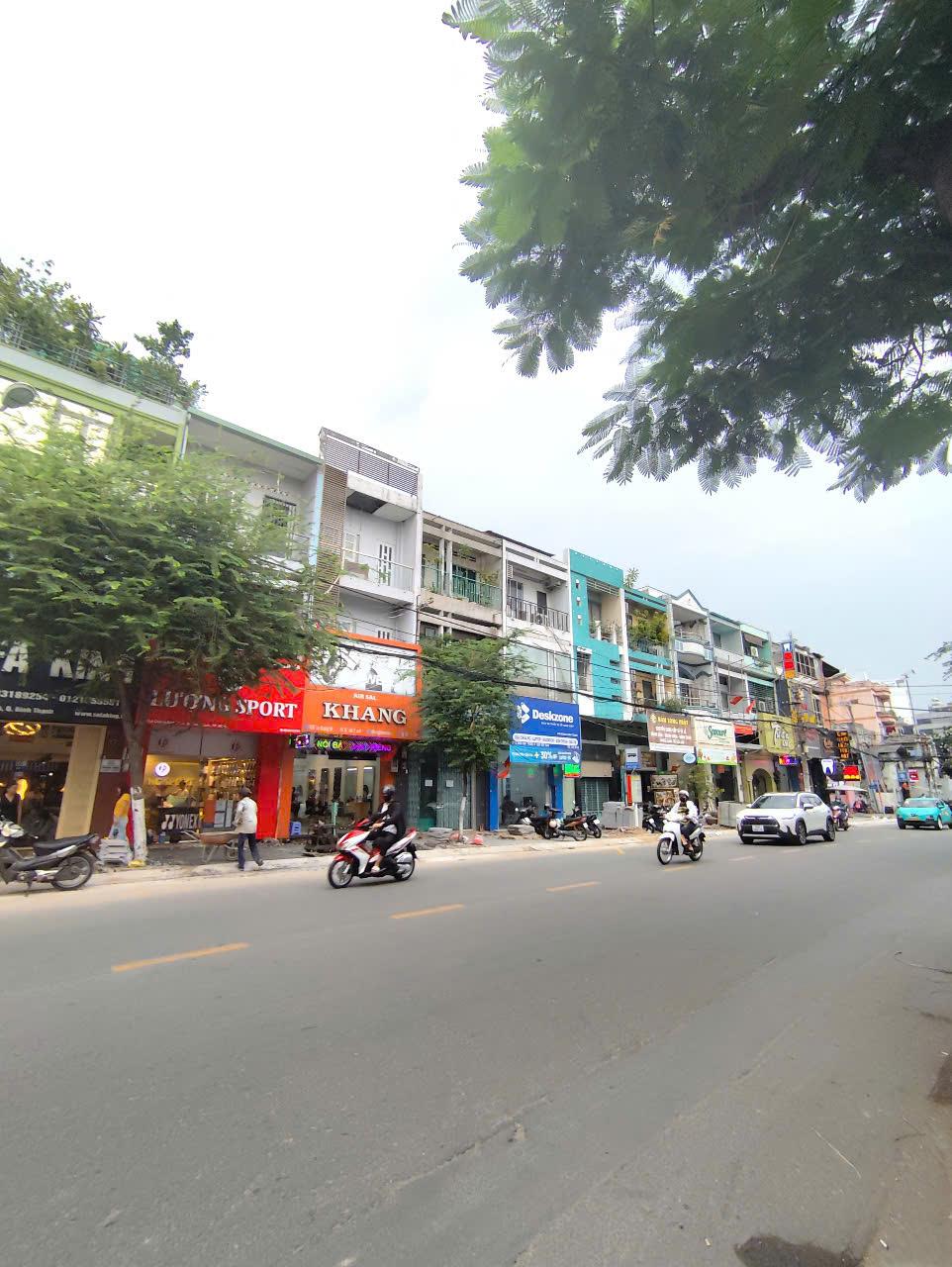 z6790514056686_a7d66f02447786ee2508f78ae65d9edc