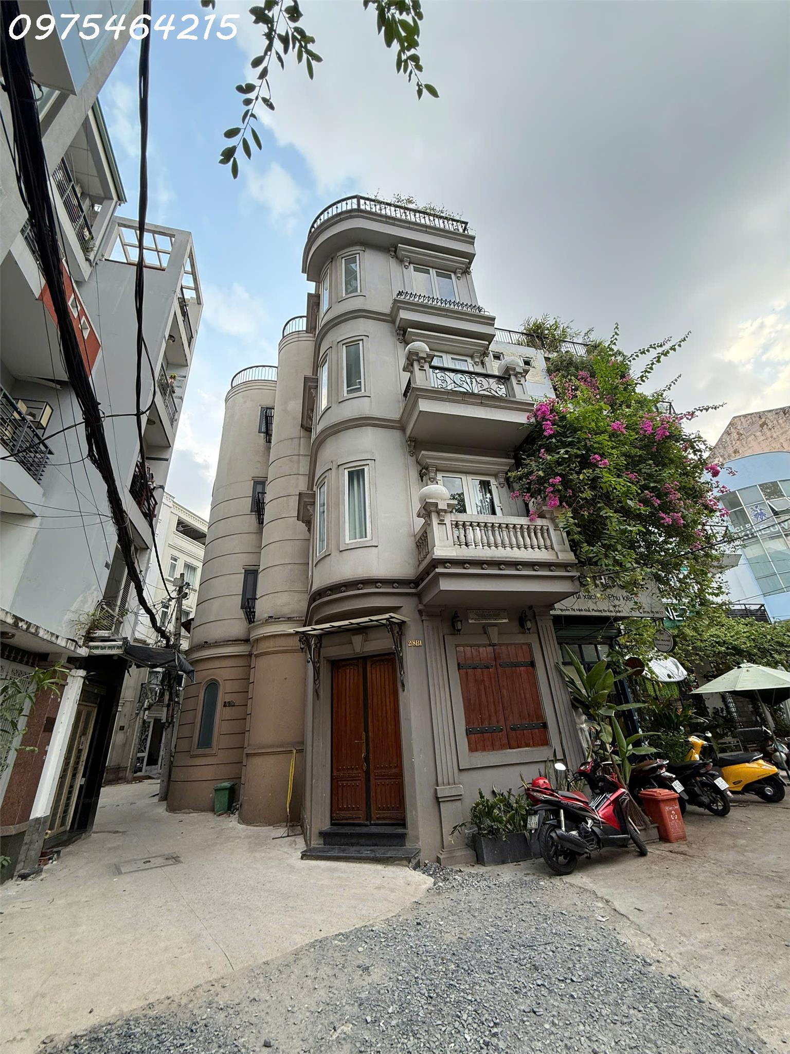 z6792749701363_23b1e92ff85c6fff287778866e8b261b