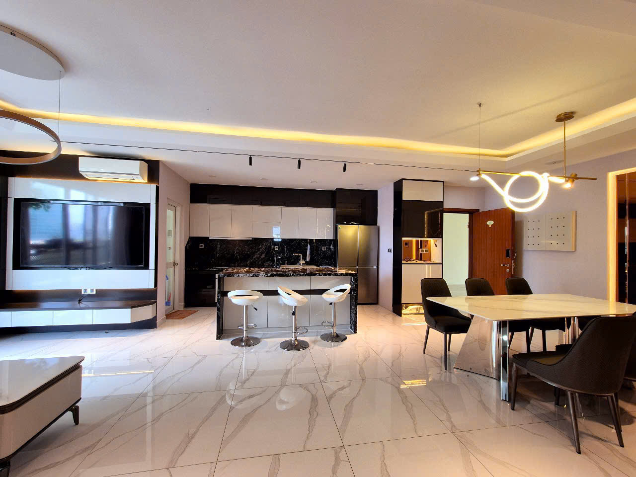 z6813498961048_cff6ab14d346ed138ff803b1bb945f94