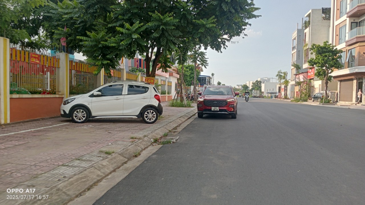 z6816853658000_8d1753087af239d3cf065eaafc553736