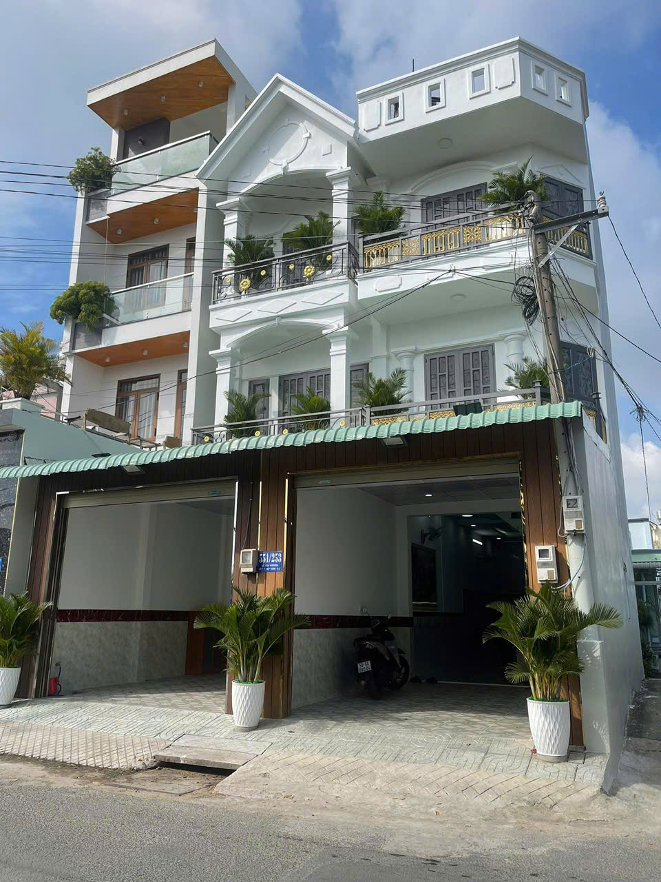 z6824274549511_61a47610ac687d47bbf034bb6da4eb31