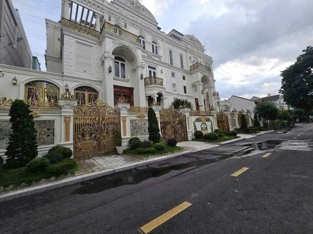 z6826887994296_05fa6f9c644c3d5be6442a919c449f45