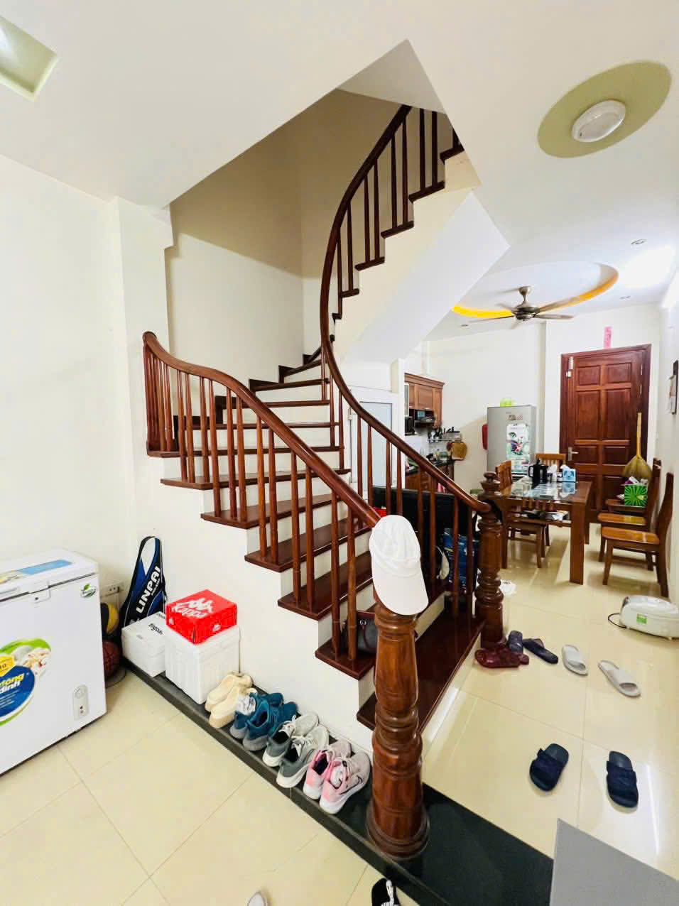 z6827810004473_37aa6e092d8149653af1512553f6aab4hqv