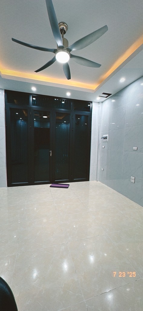 z6849236011913_5e6aeade2b7a37d58e406877afc7d654