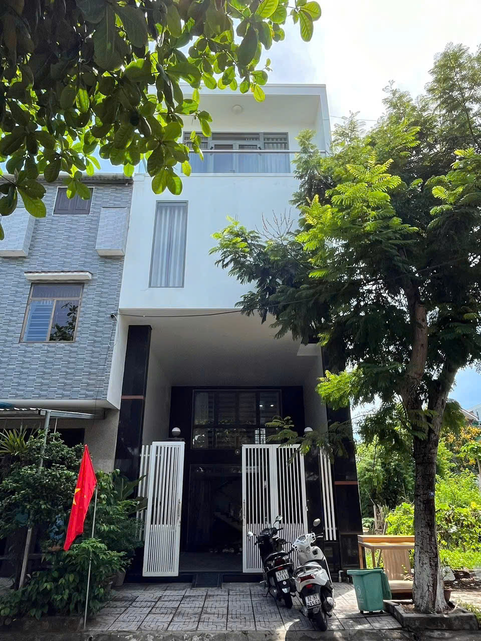 z6856701117436_72d10f07cc3ee43e42ec7a3d293285b2