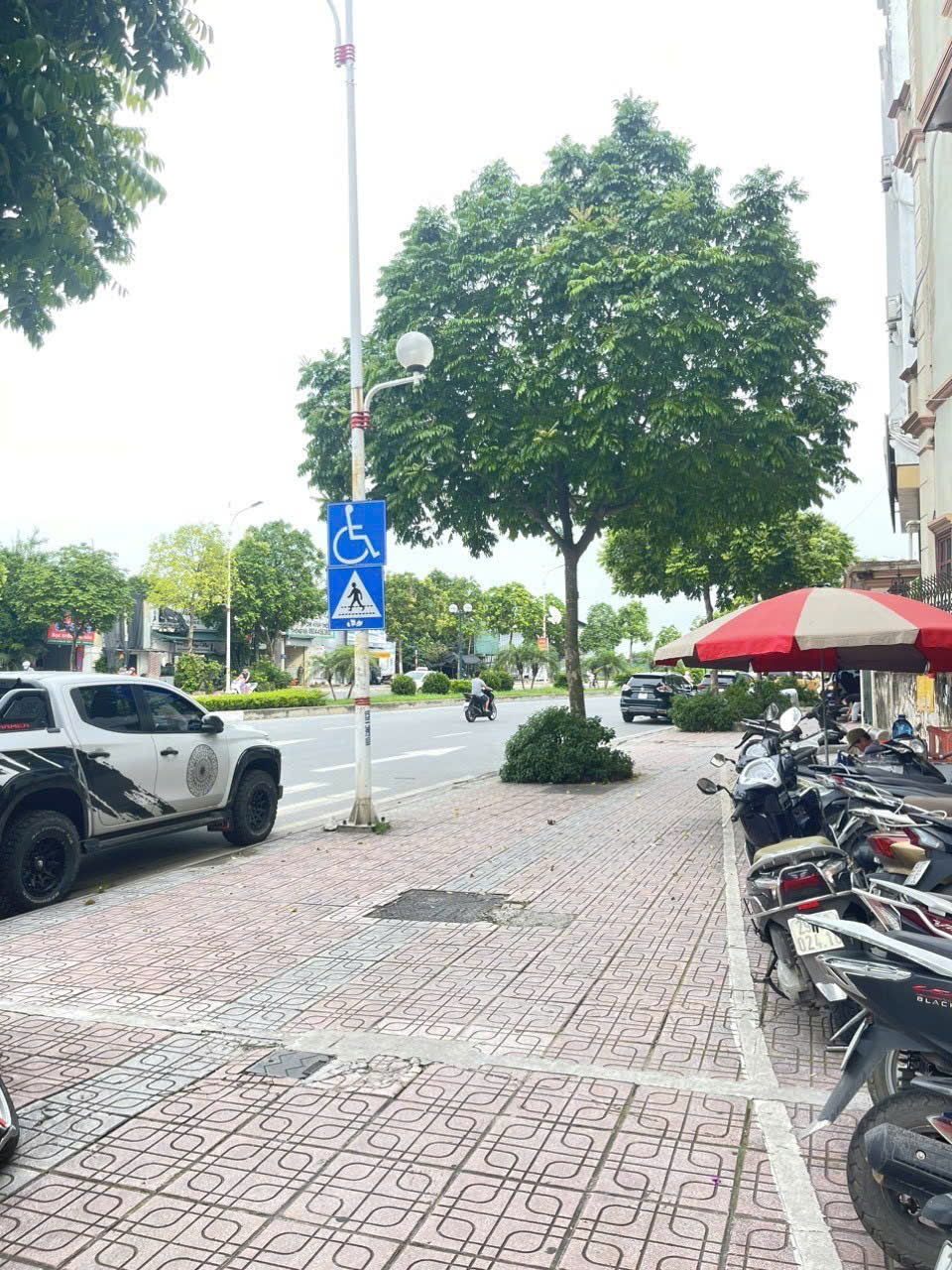 z6858877632009_4c7a689960f41463487f26c3eb2af8d2