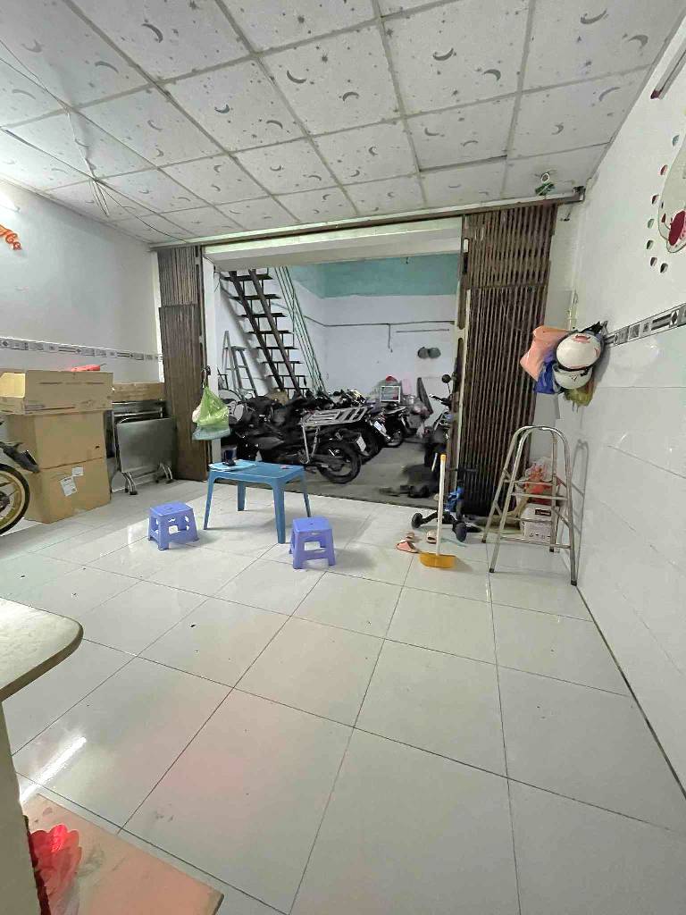 zgd-EA46D852-md2ee35w_18_5