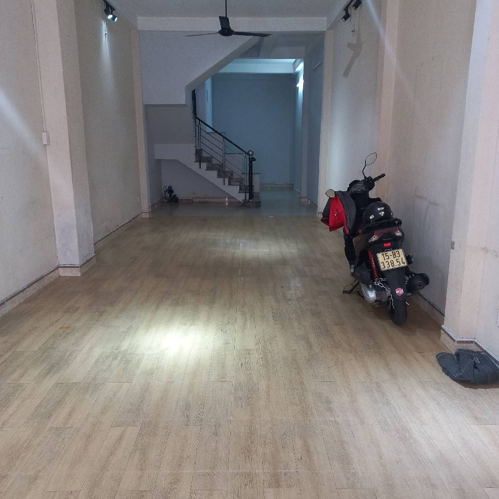 3ic0-7E7A0BB7-mcue06d4_19_10