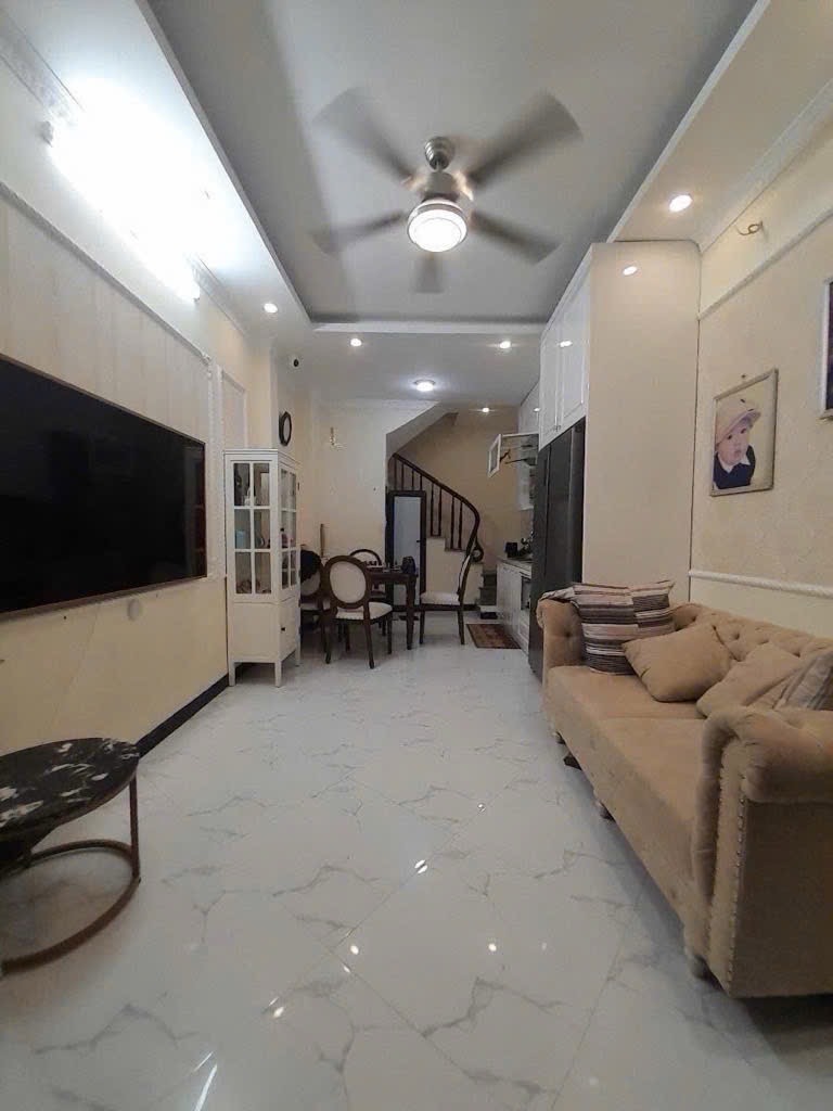 3iex-AC55B753-meb4v9l7_35_6