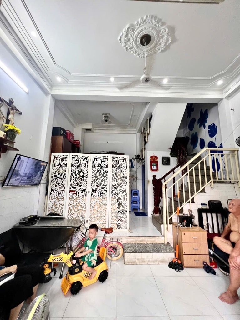 4b0g-3BA8E433-me3q68pk_31_7