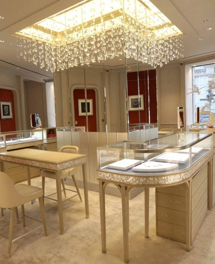 56739858295886_8956768452