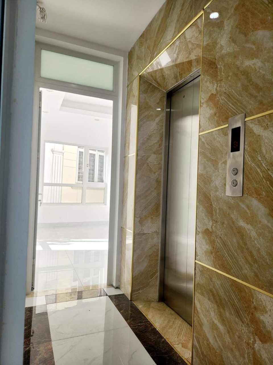 Thang may rieng (218)