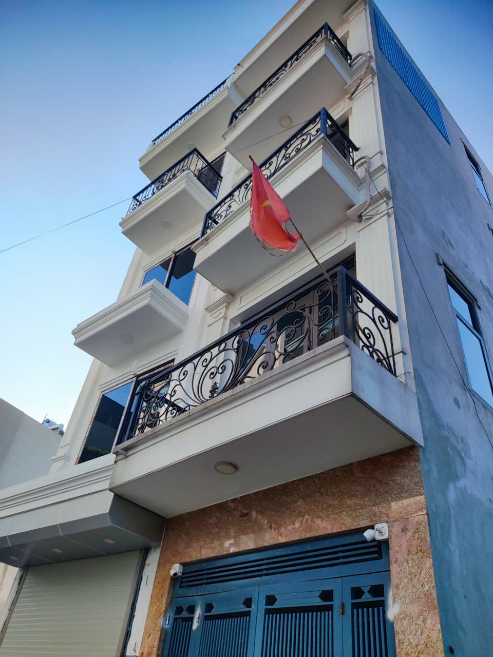 anh nha phan lo lac thi 40mx4 tang (7. 5ty)2.8.25