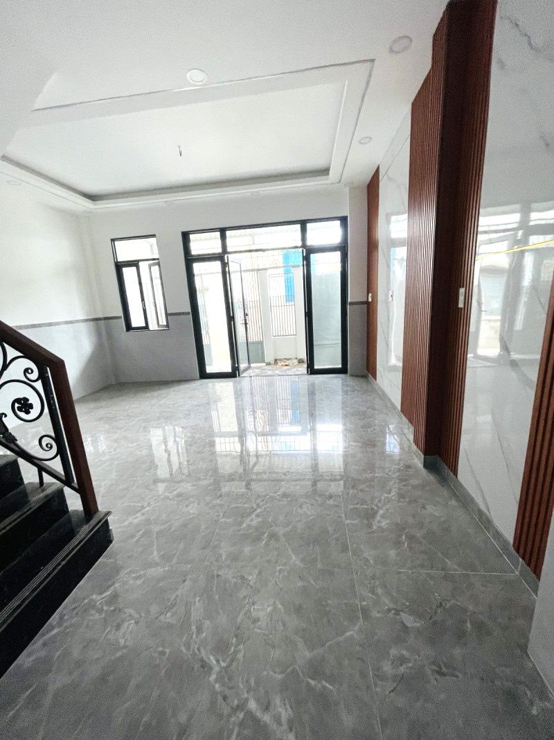 ban-nha-gan-giga-mall-pham-van-dong-chi-4-ty-nhinh (1)