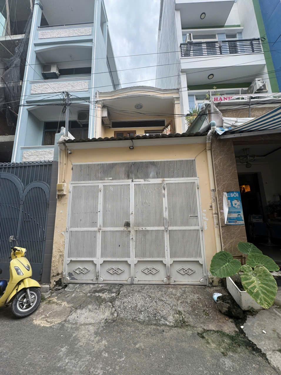 ban-nha-hem-hoang-van-thu-ban-nha-phuong-4-tan-binh-0707318818-1