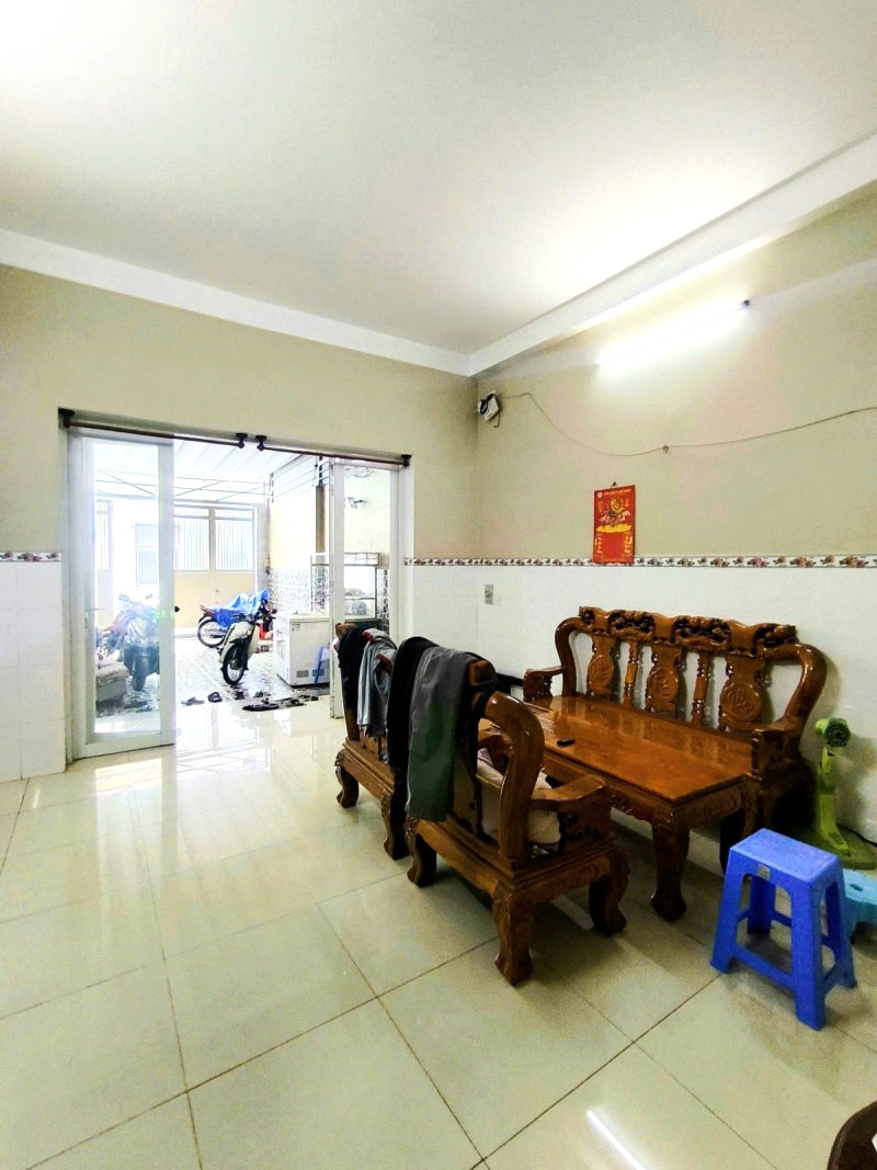 ban-nha-hem-xe-hoi-duong-dinh-hoi-tang-nhon-phu-b-chi-hon-4-ty (4)