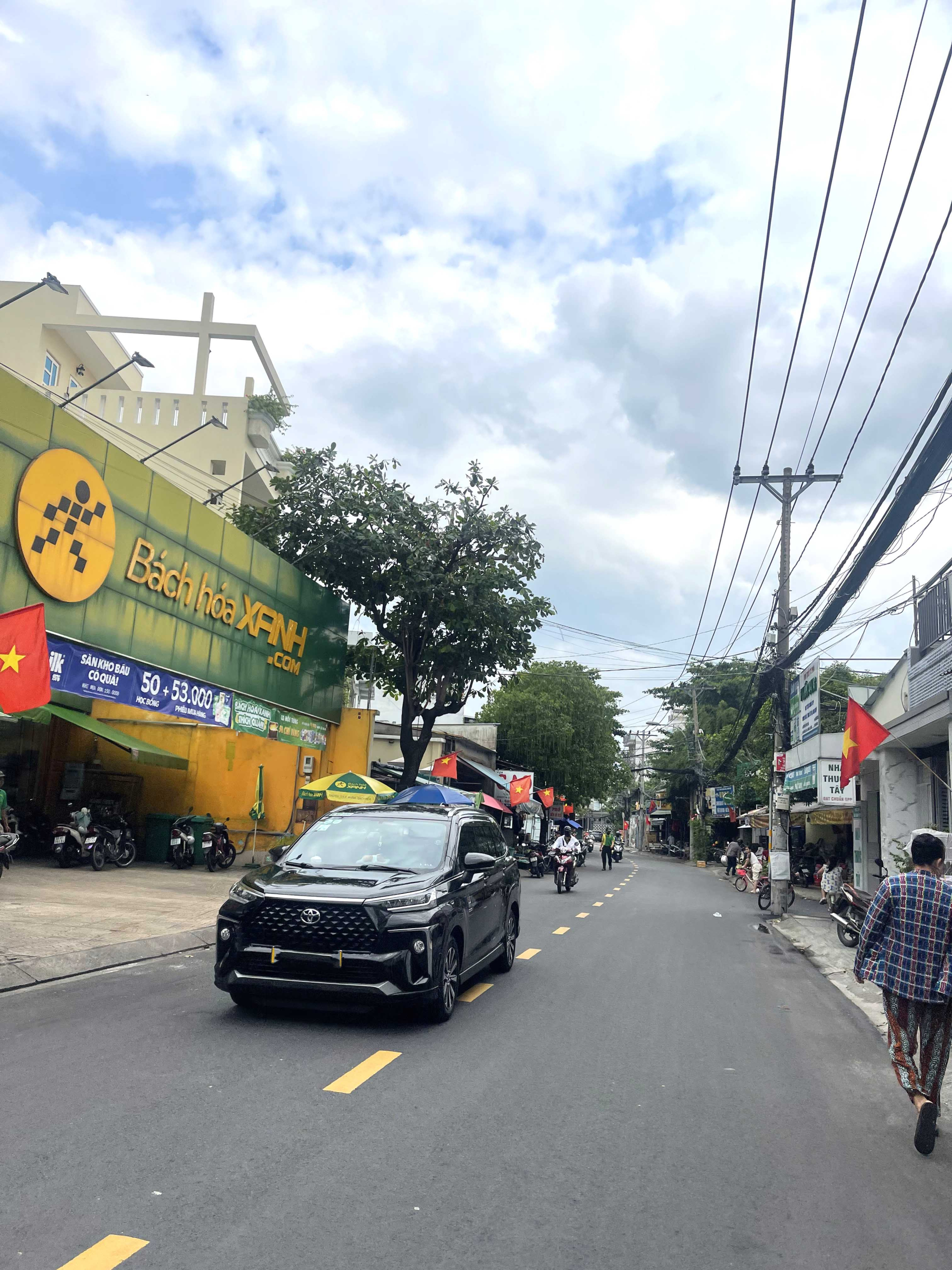 ban-nha-hem-xe-hoi-gan-pham-van-dong-linh-tay-360-m2-nhih-50-tr-m2 (6)