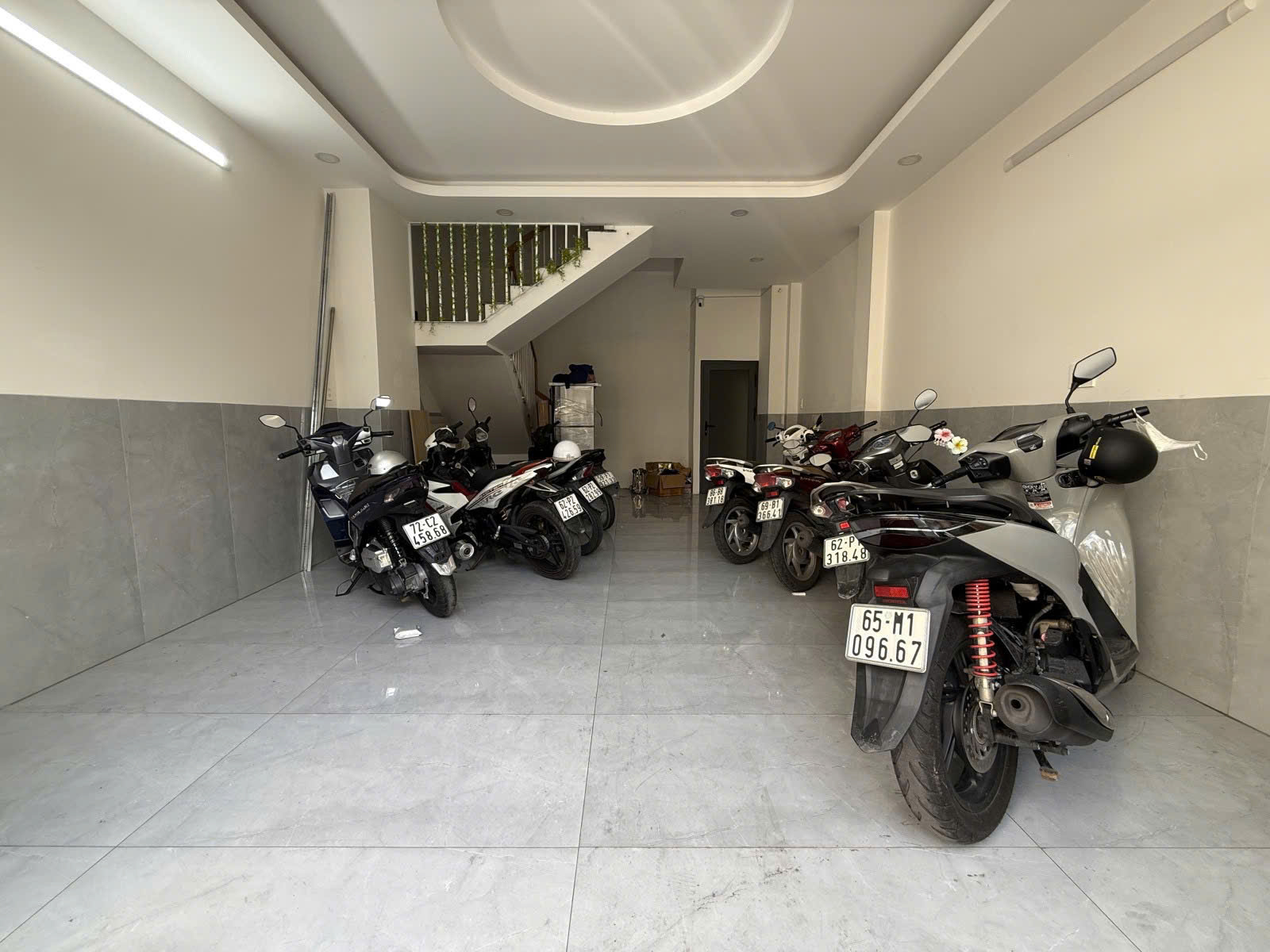 gen-h-z6861089401582_50002de435e01c361e2175418f63397c