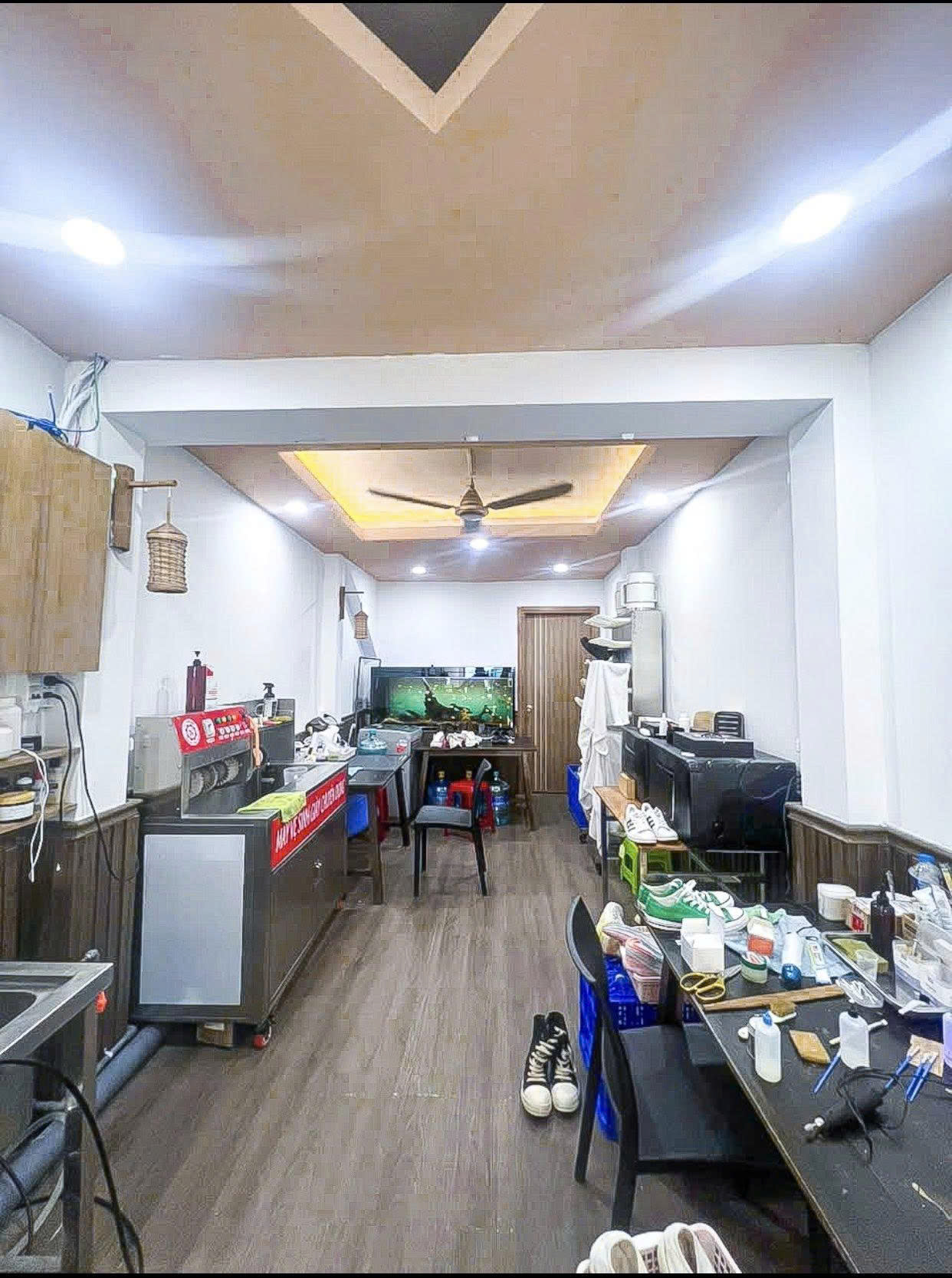 gen-h-z6906441726740_1690be616eda16a862170a476bf195ab