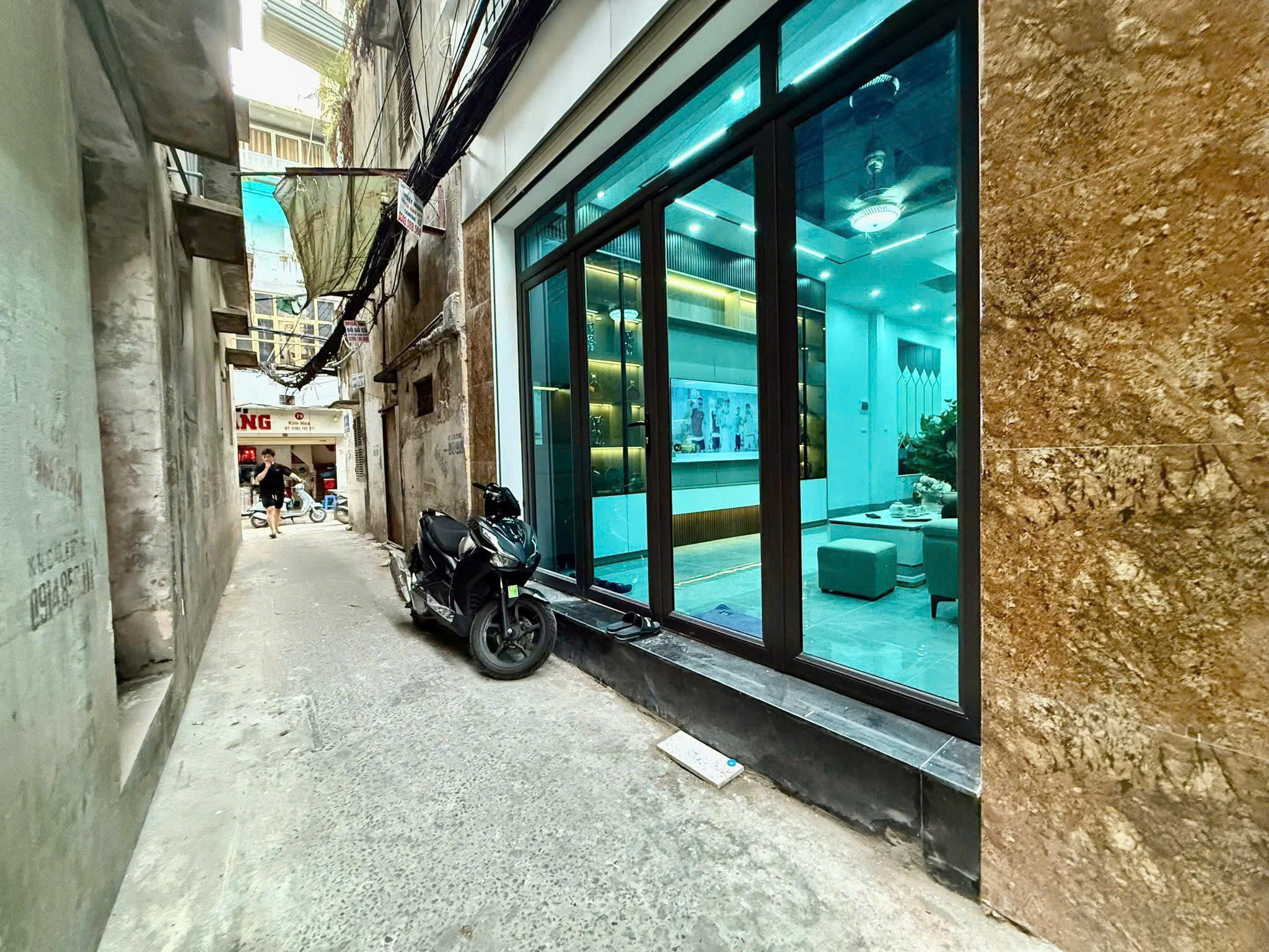 gen-h-z6922945318027_a579f6a76ca0ebe128e462a14e9c8c19