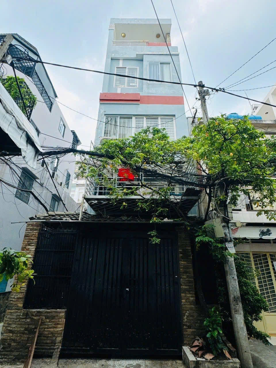 gen-h-z6928645389171_db5b297aa6ea99a1b2d697f86d9401e7