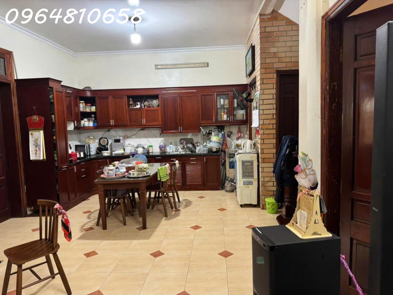 z6502920428180_8a0651dc3e8db67711a5048a8f4c4155