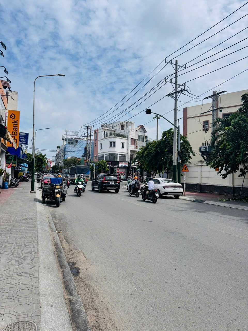 z6835707652663_65f981a7fae188da2e83a1749c1f06a3