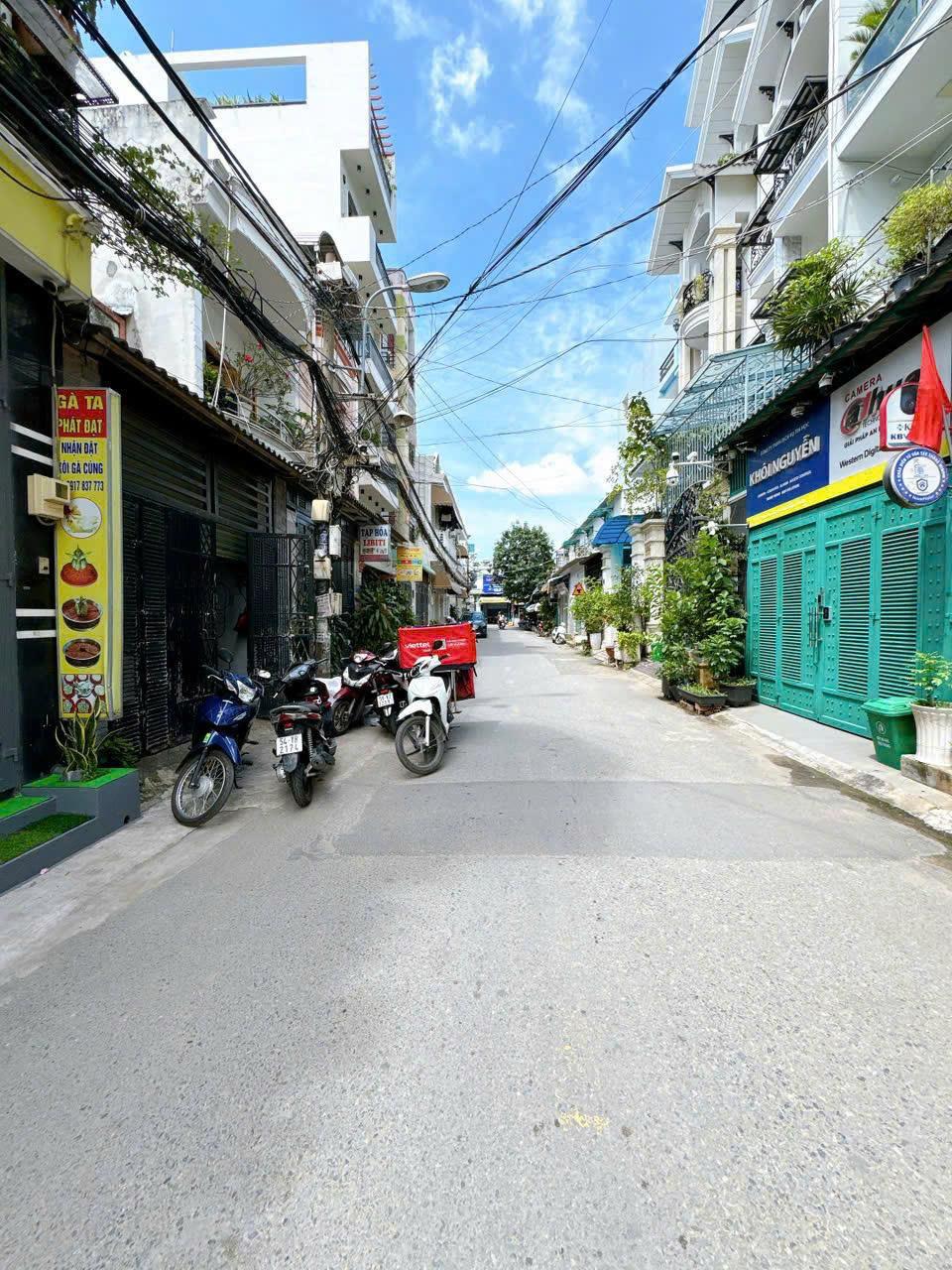 z6863021755940_f894da892a97617e5f40b650d4f7b640