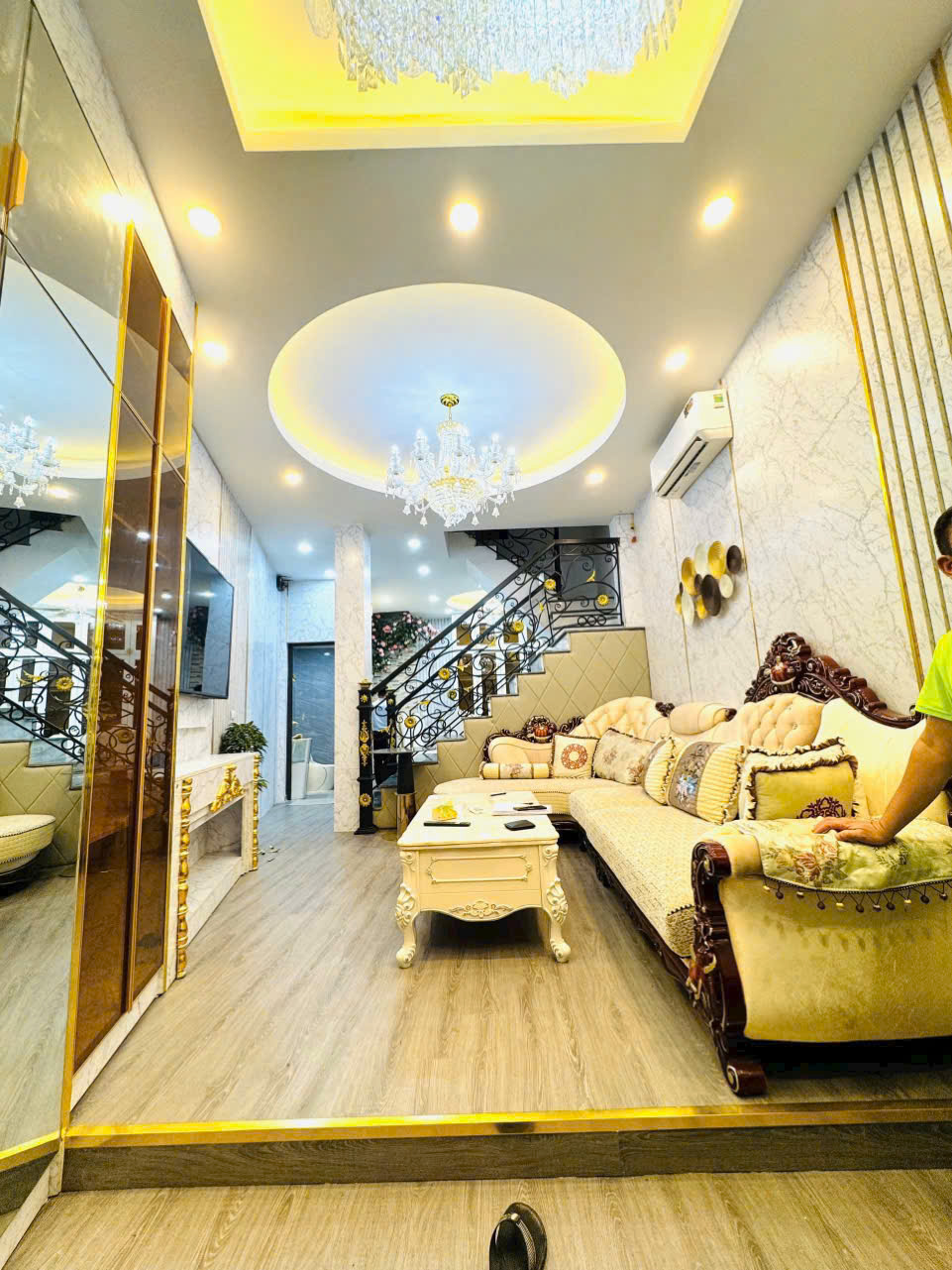 z6868336724215_30e7cfef2b8a442fe45d8e910a838646