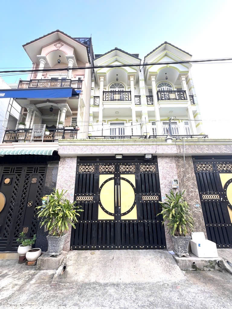 z6874107933590_76f707b292e7d332df53b33618bd1750